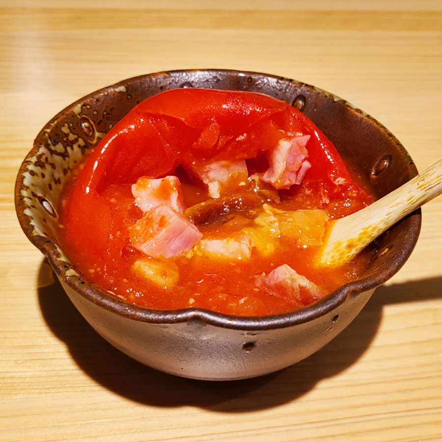 市川トマトとベーコンチーズの燻製スープ